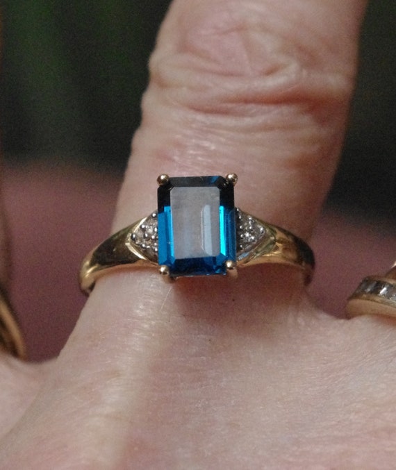 Natural London Blue Topaz and Diamonds in 10kt Solid Gold RIng