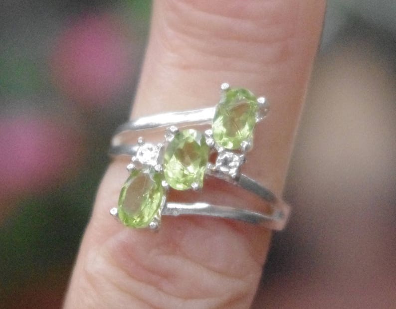 Natural Peridot 925 Sterling Silver Solitaire Stack//Stackable Ring SZ 6
