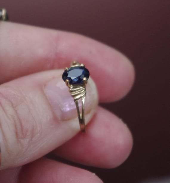 Deep blue Sapphire 10kt Solid Gold Ring
