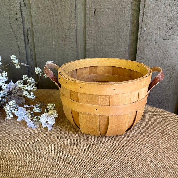 Vintage bushel basket/ wedding basket/ storage basket/ pantry basket/ catch-all basket with leather handles/ rolled towels bathroom basket
