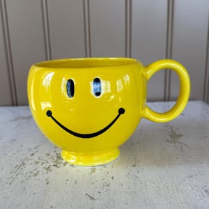 Teleflora smiley face mug Yellow large mug