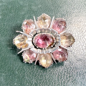 Broche antiguo georgiano de cuarzo laminado con diseño de rayos de sol, plata de ley con cierre en C; de segunda mano, LEA LA DESCRIPCIÓN