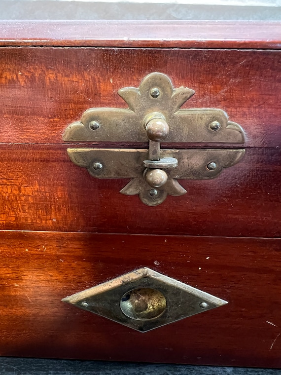 Vintage Wood Jewelry Box with Green Velvet Interi… - image 2