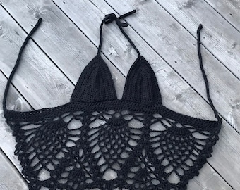 Black crocheted halter top. Floral lace crochet. Crochet crop top. Crochet bralette