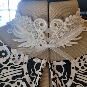 Embroidered Lace Corset Choker: Beaded White Necklace