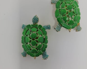 Vintage Green Enamel Turtle Brooches: Figural Pin Set