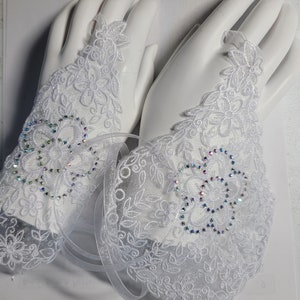 Victorian Lace Fingerless Gloves: Bridal Wedding Handwear