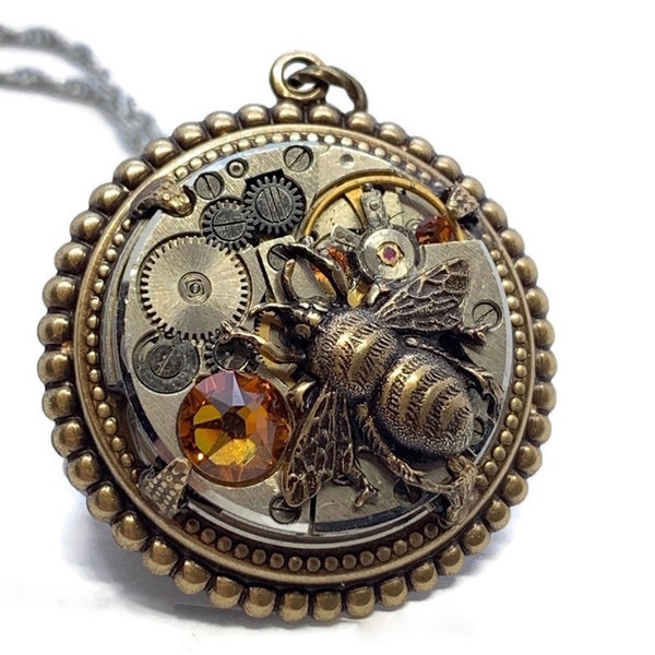 Steampunk bee pendant, brass steampunk bee, vintage, old watch movements, statement necklace, gift for her, Bee Jewelry, Mother's Day Gift