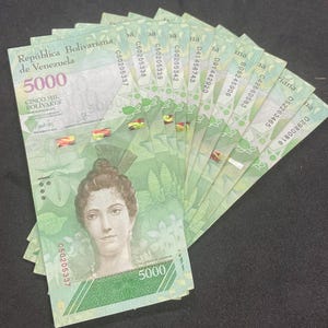 Venezuela 5000 Bolivars XF 2016-2017 Banknotes, P-97 (Sea Turtle) - 10 pcs (1/10 Bundle)