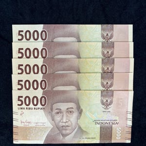 5 pcs x Indonesia 5,000 Rupiah UNC Banknotes (2016)