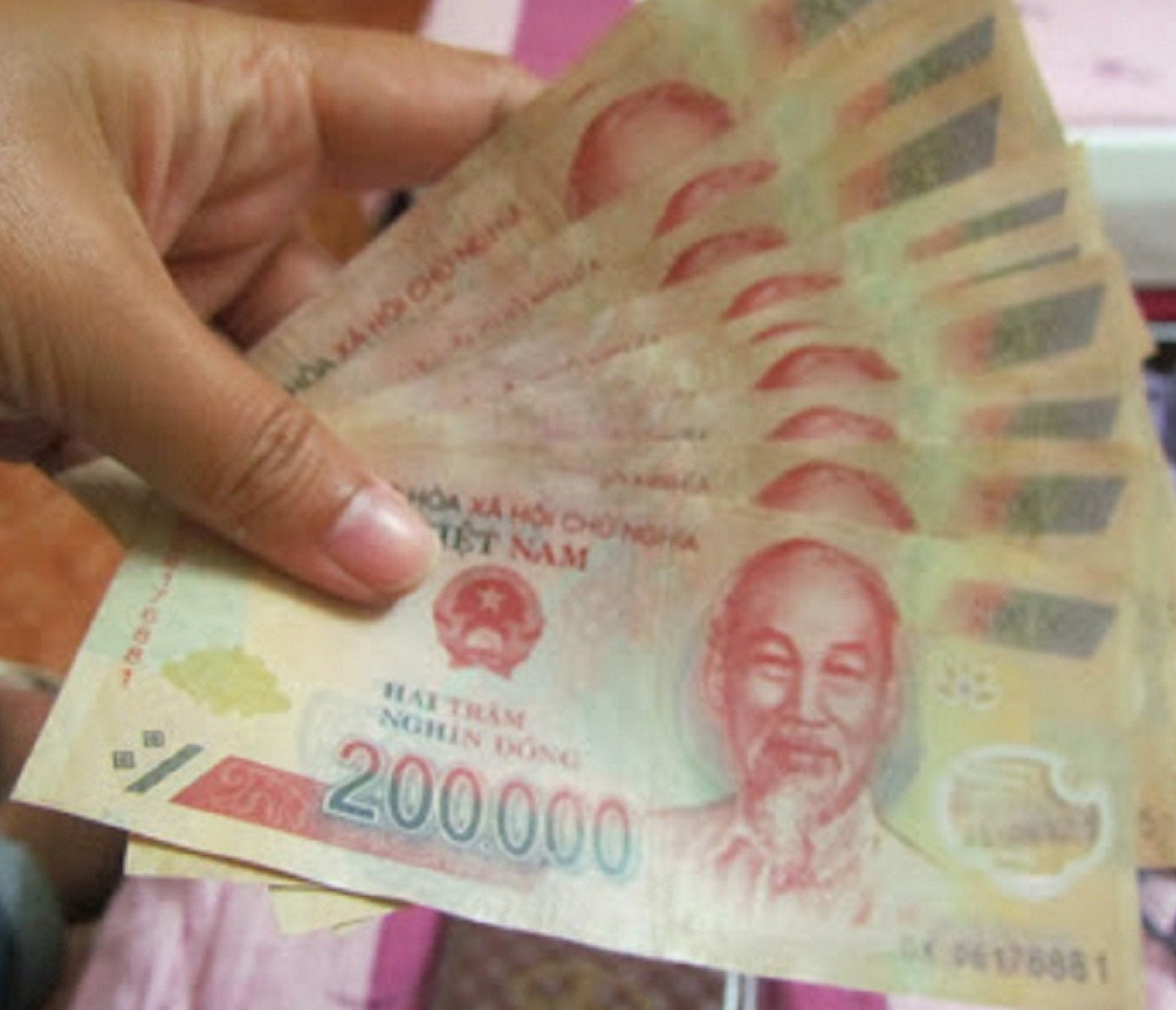 Vietnamese Banknotes 200000 500000   Polymer P-123j circulated