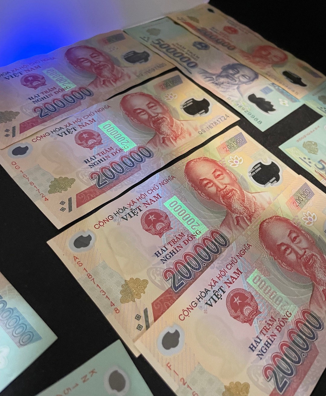 One Million Vietnamese Dong 5 Pcs X 200,000 VND CIR Vietnam Polymer