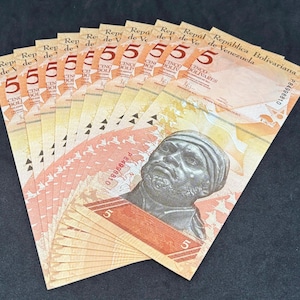 10 pcs x Venezuela 5 Bolivars (Cinco Bolivares) UNC 2011 Banknotes | Egan Store