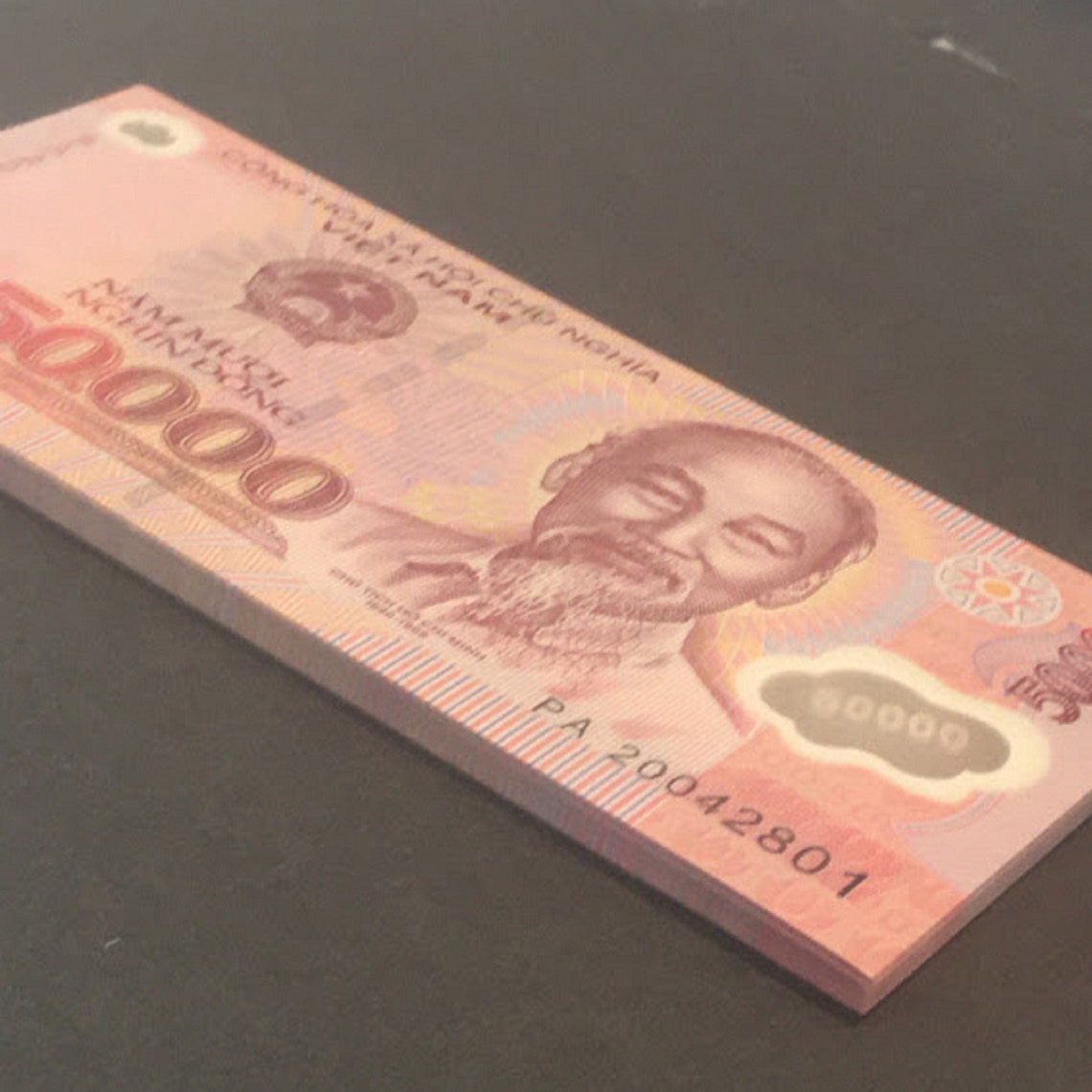 500000 Vietnam Dong = 1 UNC Vietnamese Polymer Currency Banknote 100 Authentic