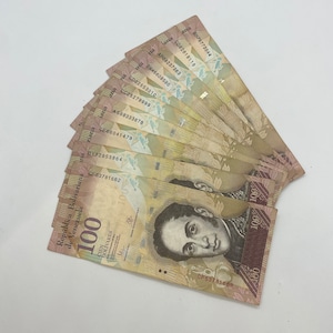 Ten (10) pcs x Venezuela 100 Bolivar Fuerte XF Banknotes, P-93 (2007-2015)