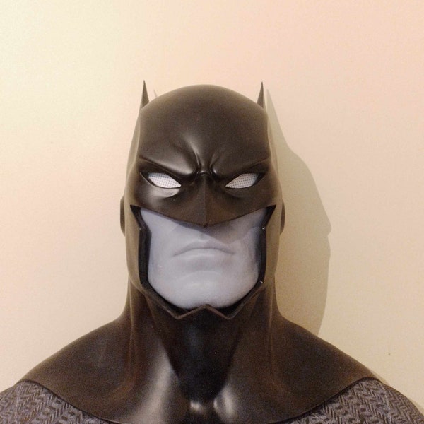 JUSTICE LEAGUE WAR COWL1