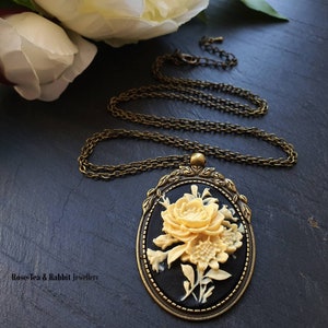 Floral Posy Cameo Pendant Necklace - Antiqued Bronze-tone Base with Bronze Finish Chain - 5x3.5cm(2.16x1.37 inches) - 3 Chain Length Options