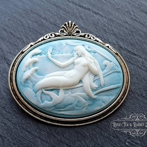 Mermaid Cameo Brooch - 4x4.5cm (1.57x1.77 Inches) - White Relief on Pale Blue Background - Antiqued Silvertone Base - Modern Vintage Style