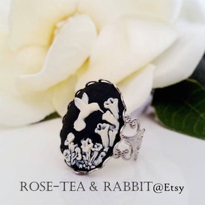 Hummingbird with Trumpet Flowers - Adjustable Filigree Cameo Ring - 18x25mm - Black and White - Silver Plated - Cocktail Ring - Gift Ready