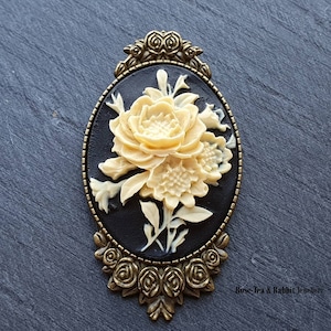 Floral Posy Brooch - Black & Ivory Resin Cameo - Antiqued Bronze-tone Base - Modern-Vintage Style - 5.9x3.2cm(2.32x1.25 Inches) - Chic Gift