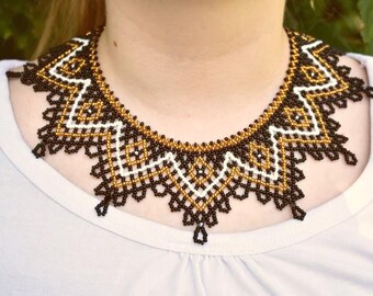 Ukrainische Glasperlenkette - Handgemachter Folklore-Kragen, Statement-Perlenschmuck