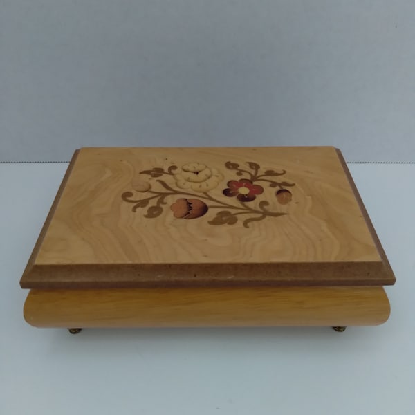 Vintage Italian Wood Inlaid Floral Musical Jewelry Box, Plays Lara's Theme, Italy. Italian Wood Sorrento Ware Jewelry Box