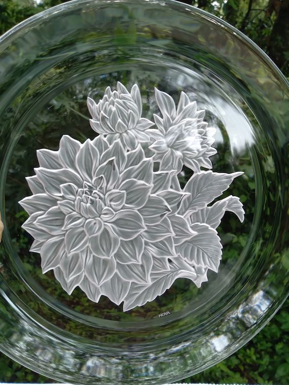 Hoya Crystal of Japan, Hoya Flower of the Month Engraved Crystal