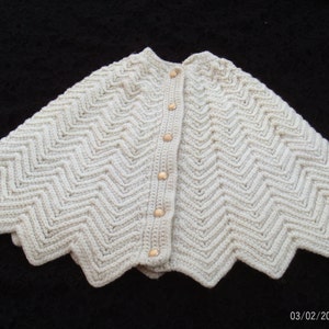 Knitted Cape,Shawl,Knitted Button Front Cape,Misses,Petite,Child&#39;s Cape,Cloak, Girls Coat,Sweater,Poncho,Handmade.Vintage,Cape, Knitting
