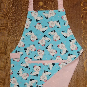 Toddler Apron, Girls Apron, Cat, Kitty Apron, Kitten, Montessori Apron, Child Apron, Children's Apron, Kids Apron , Art Smock