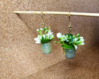 House Plant Earrings. Plant Jewelry. Plant Mom. Plant Lover. Plant Addict. Monstera Plant. Plant Vibes. Botanical Earrings. Leaf Earrings.