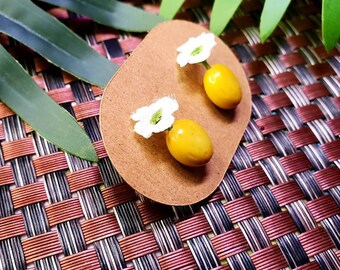 Small Plant Earrings. Plant Jewelry. Plant Mom. Plant Lover. Plant Addict. Monstera Plant. Plant Vibes. Botanical Earrings. Leaf Earrings.