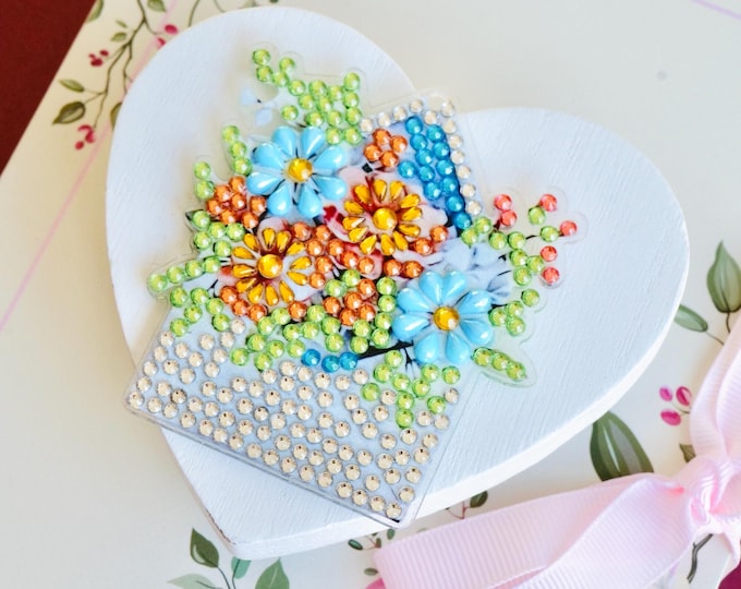 Love Letter Keychain | Retro Floral Note Charm