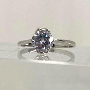 Minimalist dainty sterling silver round cz engagement ring. Small delicate silver promise ring for her, Simple woman&#39;s round cz wedding ring