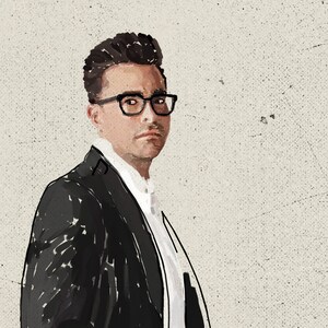 Puede incluir: Ilustraci&oacute;n digital de una persona con gafas negras, una camisa blanca con cuello y un blazer negro. La obra de arte tiene un fondo texturizado, blanquecino, con un estilo esbozado.