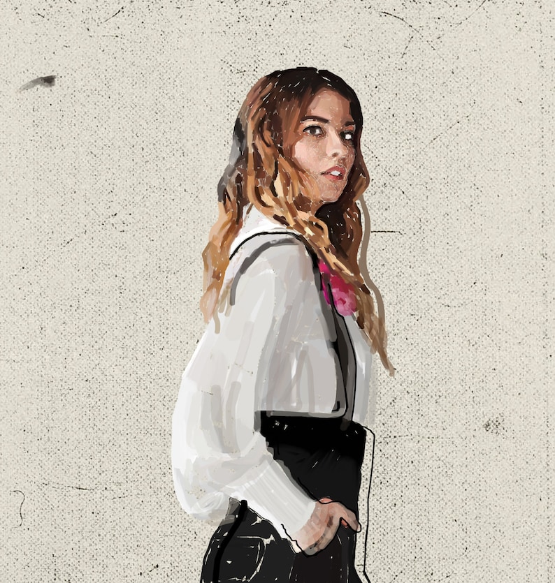 Puede incluir: Ilustraci&oacute;n art&iacute;stica de una persona con una blusa blanca y un mono negro. La persona tiene el pelo largo y ondulado de color marr&oacute;n y mira por encima del hombro. Una flor rosa est&aacute; prendida a la blusa. El fondo es de color blanco roto texturizado.
