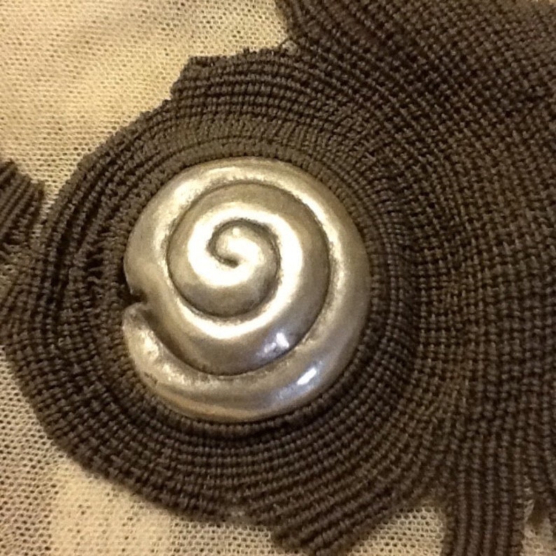 Macrame necklace with silver inserts Shells