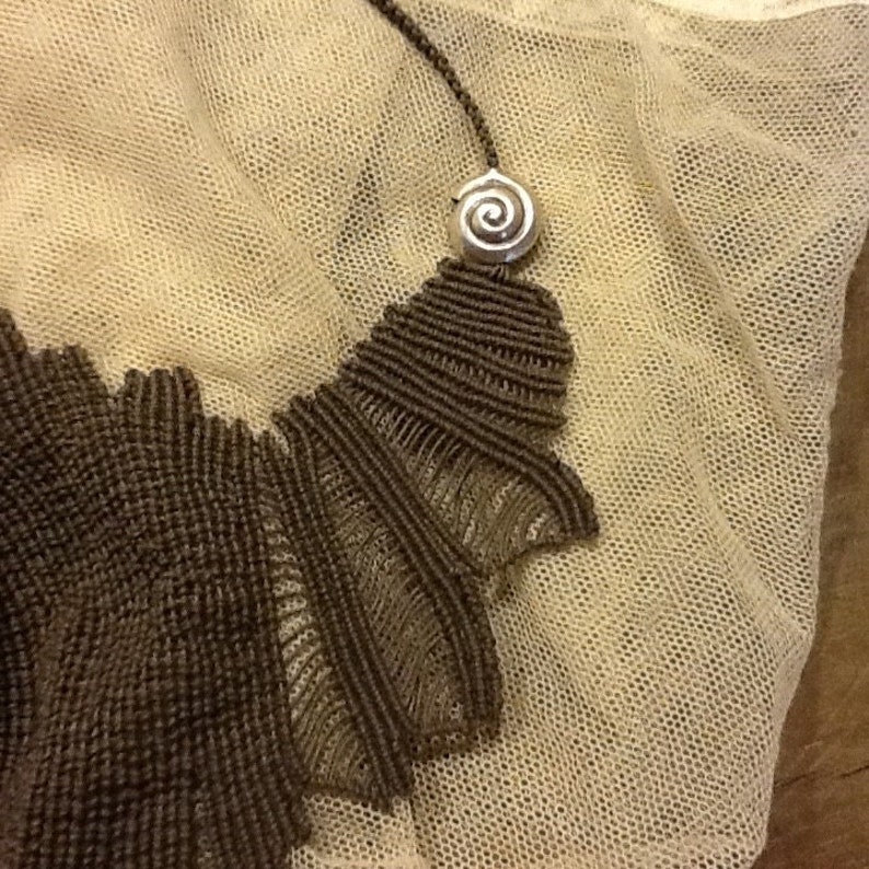 Macrame necklace with silver inserts Shells