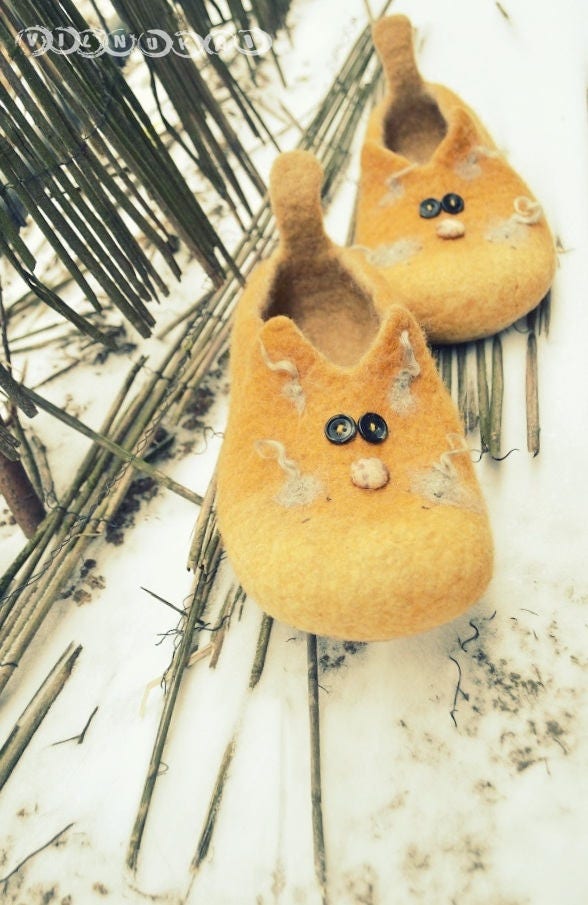 felt cat slippers