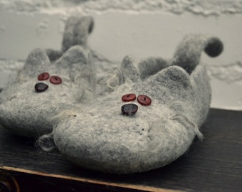 felt slippers cats , handmade wool kittens