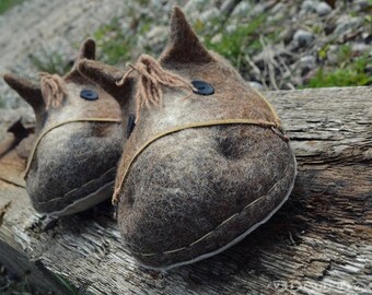 Wool felted slippers horse #clog style #horserider #slippers #shoese