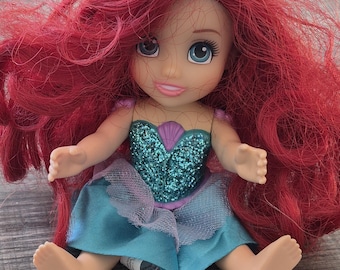 Disney LITTLE MERMAID ARIEL doll 6 inches tall.