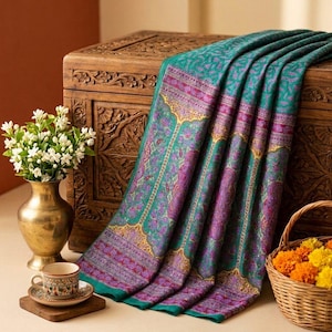 Pure Silk Paisley Print Saree Craft Fabric, Vintage Indian Textile, 5.7 Yards