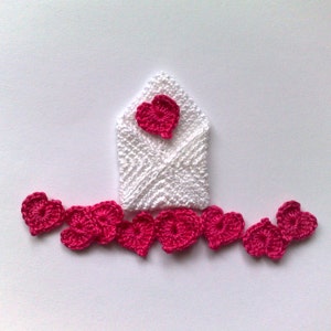 Lot de 10 petits coeurs au crochet Love mail, coeur rose au crochet, carte postale au crochet, applique coeur coeur miniature