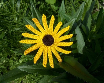 Rudbeckia Black-eyed Susan Yellow flower Crocheted flower Applique Decoration of a gift box