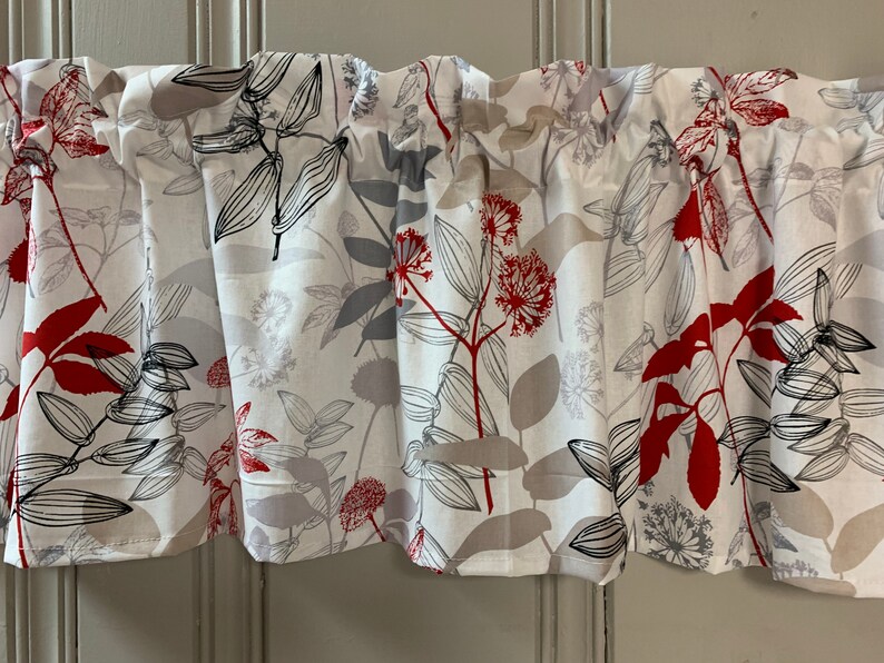 Floral Flower tropical Waverly Botanical Onyx fabric Valance | Etsy