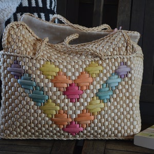 Vintage Raffia Rainbow Heart Tote image 1