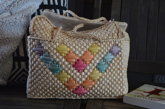 Vintage Raffia Rainbow Heart Tote - image 1