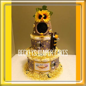 Bumble Bee Diaper Cake: Gender Reveal Centerpiece, 30 Diapers