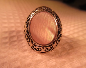 Cool Retro Sterling Silver Mother of Pearl Ring - 8