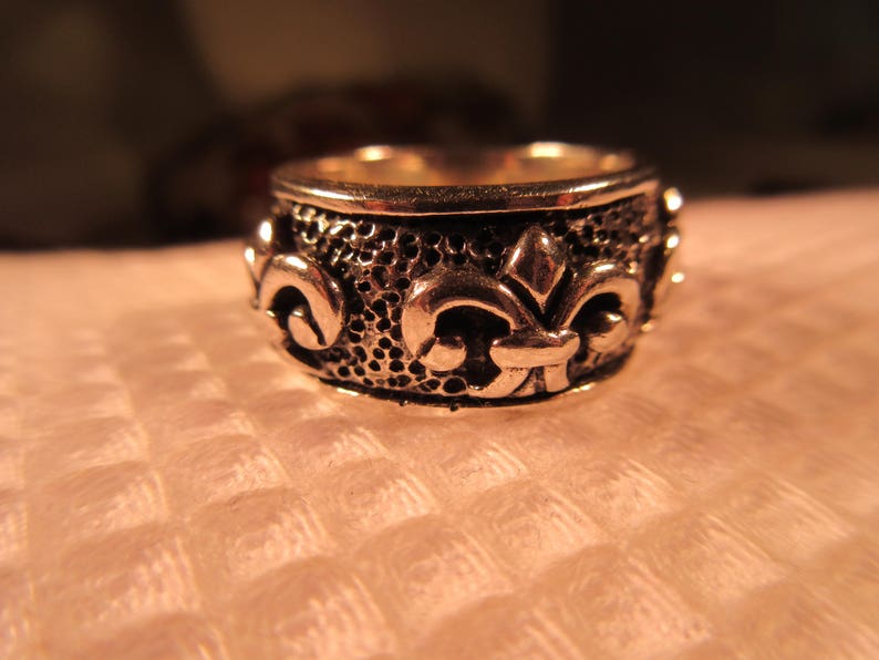 Chic Sterling Silver Ring 8.5 image 4